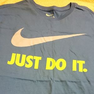 Men's Nike shirt